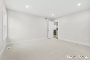 1577 N Village Cir, Kalamazoo, MI 49009 - Photo 18