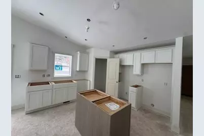 1577 N Village Circle, Kalamazoo, MI 49009 - Photo 6