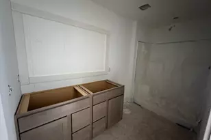 1577 N Village Cir, Kalamazoo, MI 49009 - Photo 8