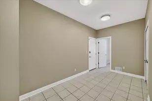 10056 Rosemarie Run, Brighton, MI 48114 - Photo 22