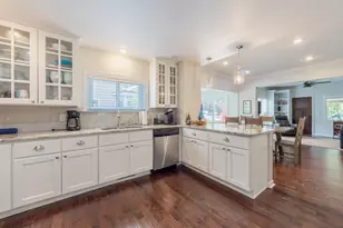 318 Superior St, South Haven, MI 49090 - Photo 12