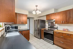 535 S Hubbard St, Westland, MI 48186 - Photo 8