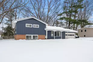 2519 Fairgrove St, Kalamazoo, MI 49009 - Photo 1