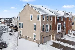 2824 Ridington Rd, Ann Arbor, MI 48105 - Photo 2