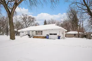 1759 Cambridge Dr SE, Grand Rapids, MI 49506 - Photo 2
