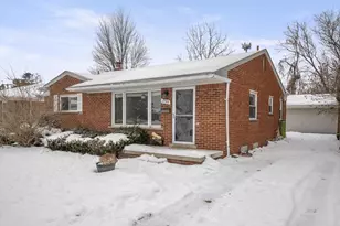 27576 MacKenzie Dr, Westland, MI 48185 - Photo 2