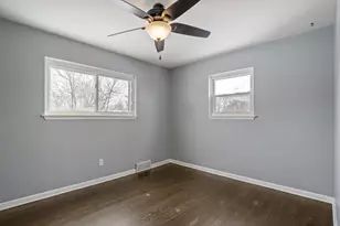 27576 MacKenzie Dr, Westland, MI 48185 - Photo 14