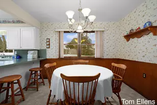 2111 Timberlane Dr, Jenison, MI 49428 - Photo 14