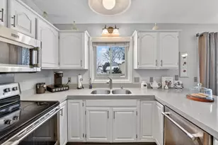 5875 Brookfarm Dr SE, Grand Rapids, MI 49508 - Photo 10