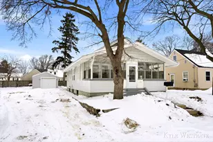 341 Holly St SW, Wyoming, MI 49548 - Photo 2