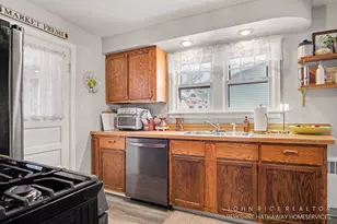 1224 Plymouth Ave NE, Grand Rapids, MI 49505 - Photo 12