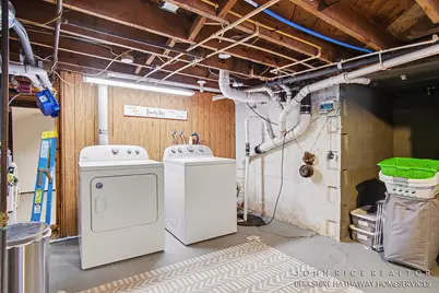 1224 Plymouth Avenue NE, Grand Rapids, MI 49505 - Photo 28
