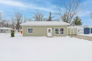 1118 Millard Ct, Three Rivers, MI 49093 - Photo 2