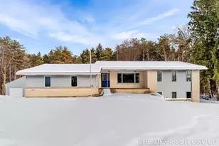 4185 24th St, Dorr, MI 49323 - Photo 2