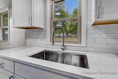 711 Fairfield Avenue NW, Grand Rapids, MI 49504 - Photo 14