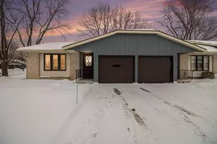 5054 Cedar Ct, Hudsonville, MI 49426 - Photo 2