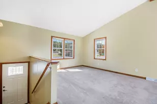 1370 Manorwood Dr SE, Grand Rapids, MI 49508 - Photo 4