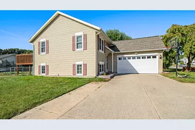 1370 Manorwood Drive SE, Grand Rapids, MI 49508 - Photo 2