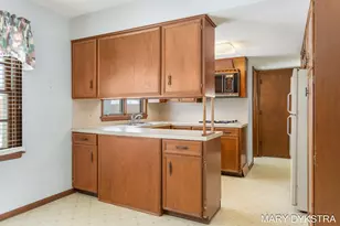 409 W Lakewood Blvd, Holland, MI 49424 - Photo 2
