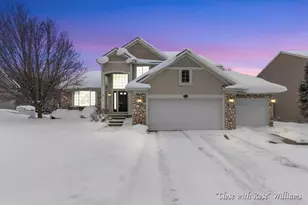8531 Twin Lakes Dr, Jenison, MI 49428 - Photo 2