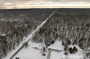 3023 Angelwood Dr, Muskegon, MI 49445 - Photo 8