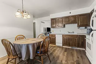 5646 Leisure S Dr SE, Grand Rapids, MI 49548 - Photo 12