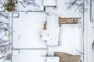 2009 Riegler Rd, Muskegon, MI 49445 - Photo 4