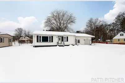 2117 Columbus Avenue, Norton Shores, MI 49441 - Photo 2