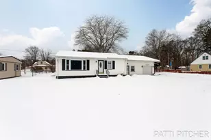 2117 Columbus Ave, Norton Shores, MI 49441 - Photo 2