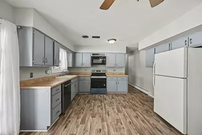 35908 Riverview Drive, Paw Paw, MI 49079 - Photo 4