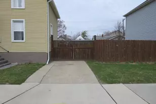 5223 Yemans St, Hamtramck, MI 48212 - Photo 4