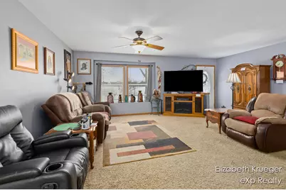930 Solon Street NE, Cedar Springs, MI 49319 - Photo 4