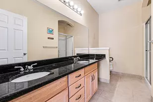 228 W Oakbrook Dr, Ann Arbor, MI 48103 - Photo 16