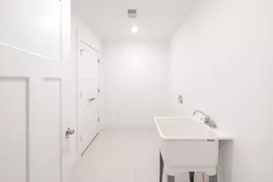 26900 Napier Rd, Novi, MI 48374 - Photo 12