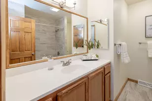 2514 Townhouse Ln, Kalamazoo, MI 49001 - Photo 12