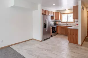 2514 Townhouse Ln, Kalamazoo, MI 49001 - Photo 6