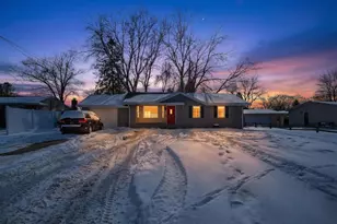 615 Sioux St, Jackson, MI 49203 - Photo 2