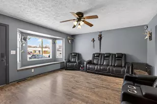 615 Sioux St, Jackson, MI 49203 - Photo 8