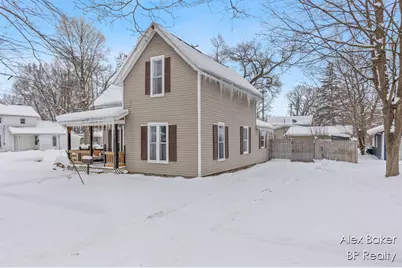 303 W Franklin Street, Otsego, MI 49078 - Photo 2