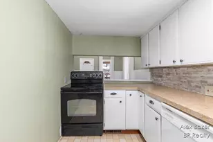 303 W Franklin St, Otsego, MI 49078 - Photo 10