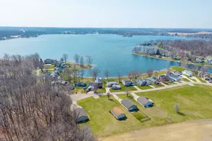 1064 Bayview Dr, Coldwater, MI 49036 - Photo 2