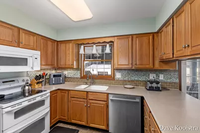 907 N Glenwood Drive, Hastings, MI 49058 - Photo 12