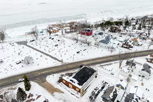 1719 Lakeshore Dr, Saint Joseph, MI 49085 - Photo 2