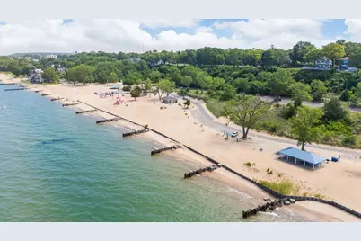 1719 Lakeshore Drive, Saint Joseph, MI 49085 - Photo 8