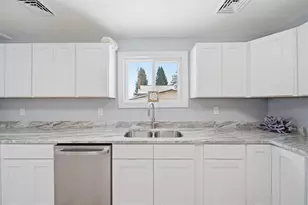 1720 Main St, Jonesville, MI 49250 - Photo 12