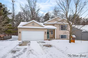 1207 Cedarwood Dr, Greenville, MI 48838 - Photo 28