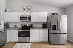 5088 Lk Pines Ct, Vicksburg, MI 49097 - Photo 4