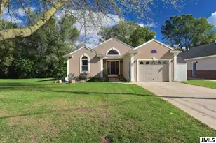 167 Golfview Dr, Brooklyn, MI 49230 - Photo 1