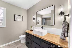 3121 Memorial Dr, Holland, MI 49424 - Photo 16