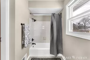 3121 Memorial Dr, Holland, MI 49424 - Photo 18